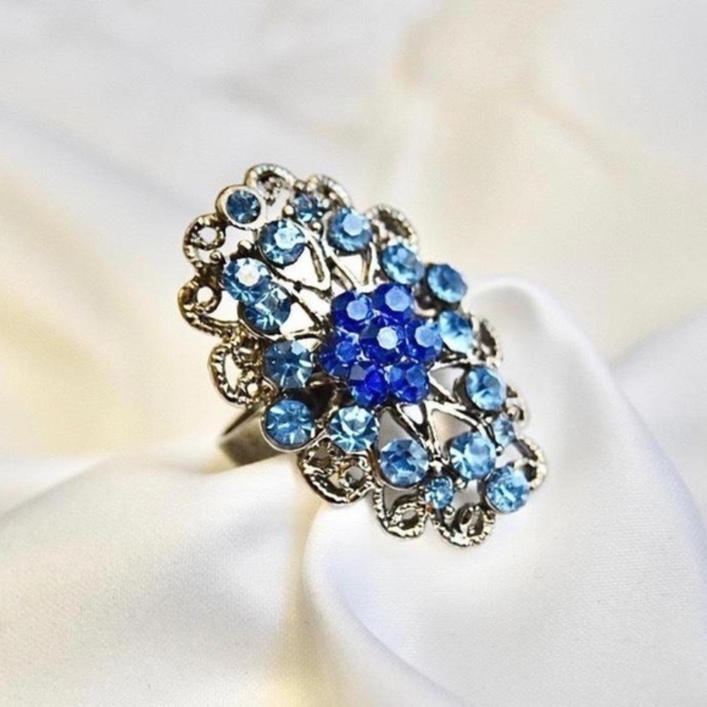 Blue Diamond Ring - Picture 2 of 4